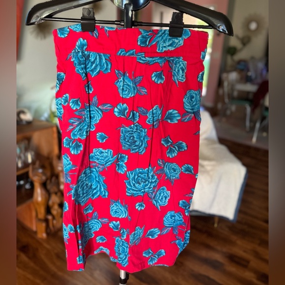 Pinup Couture Dresses & Skirts - Pinup Couture Pencil Skirt - Blue Rose Red - L